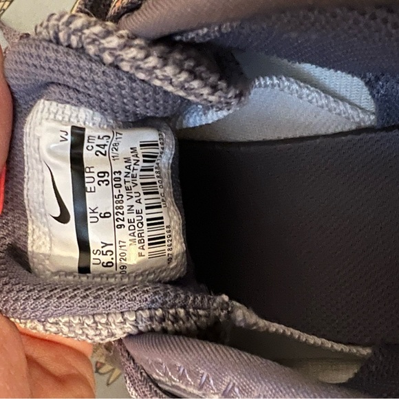 Nike Air Max - Picture 2 of 2